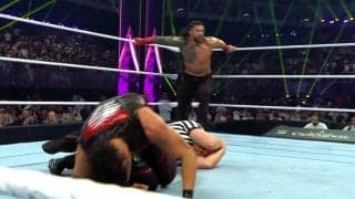 「とんでもないことが起きた」投げ技炸裂もレフェリーに誤爆！ 会場騒然のアクシデント発生&超大金星にファン絶句