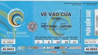 アジア杯で｢個人レッスン｣後、最終予選で｢再びのベトナム｣へ、空港で｢接触してきた｣若い女性【情報省の女性官僚が｢野菜は食べないで｣警告】(1)