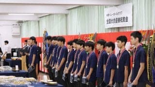 “大塚達宣たちの世代”荒井大雄が人生二度目の全国制覇「バレーボールを捨てられない」と確かめた、安田学園中でのコーチ生活と次の夢