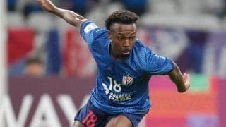 中国代表からブラジル出身FWが一旦離脱…ケガで中東遠征を回避、日本戦出場は？