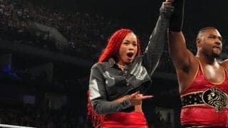 ラッパー美女レスラー、仰天セクシーなリングコスを披露 “超ド派手”な出で立ちが話題