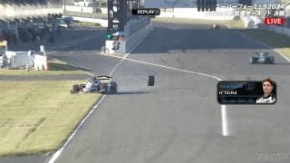 こんなことある！？ コース上をタイヤが…日本最速レースで前代未聞のアクシデント「危ない！危ない！」放送席も騒然