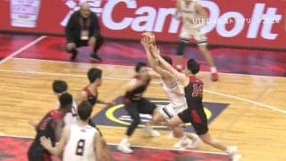 アリーナ騒然の3人を引き裂くドライブショット&ワン！残り47秒で勝利を手繰り寄せた“魂のオフェンス”「めちゃくちゃいい試合」