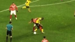 ブンデス版“佐野回収”がエグすぎる！ 粘りの寄せで屈強FWを封殺した瞬間「バケモンだ」「すげえな」移籍１年目でデュエル王も夢じゃない？