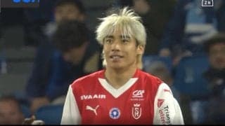 何が起きた…？ 伊東純也に“想定外のハプニング”「どうした？」 ゴール後に苦笑…「なんやねんw」「ランス兄弟、絶好調」