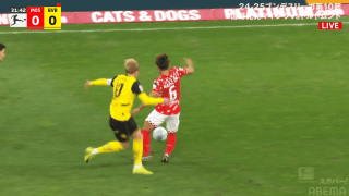 瞬間移動した？ 佐野海舟の“50m爆速帰陣ディフェンス”にファン驚愕！「積んでるエンジンが違うわ」「無双だ」ドルトムント10番からボール奪取した瞬間