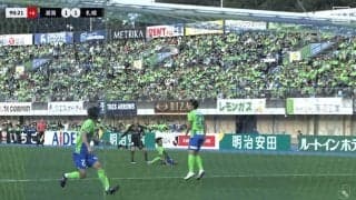 嘘だろ？“無人のゴール”へのシュートが枠外…「決めてくれよ！」ミシャ監督も札幌ファンも総崩れでズッコケた一部始終