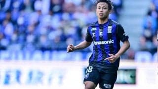 「すごすぎやろがい！」元年代別サッカー日本代表MFがオーストラリアで強烈FKを披露！「この距離決めれるのかよ」「この軌道でこのスピード……」などの声