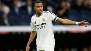 仏代表落選のムバッペがパリに帰還…親友や元同僚と交流