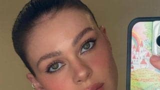 ベッカム家の美しい新妻、マイケル・ジャクソン『スリラー』音楽プロデューサー追悼｢夫との3ショット｣公開｢彼は永遠にあなたの愛と共に｣