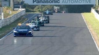 日本最速レースのセーフティカーが「格好良い」実況席が思わず言及 「お、ホンダNSX」視聴者も“絶版名車”に注目