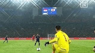 「何やってんの？」日本代表に“プレゼント・パス”…インドネシア守護神に批判殺到「大失態だ」「どうしたパエス…」「自信過剰」