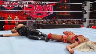 “デカ女”が顔面蹴りで衝撃の相打ち…共倒れの光景に「女子でこれだけの迫力…」