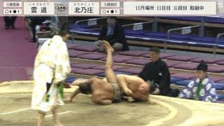 勝った力士が“まさか”の一回転…大相撲で衝撃的な投げ技が炸裂！ 負けた力士はキョトン顔 「もう完全に柔道やん」ファン騒然