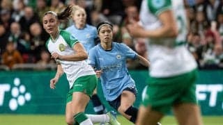 「シティの指揮官」長谷川唯、華麗ターン→絶品パスで先制点演出！「ユイのアシストだ」「チームに不可欠な存在」海外ファン歓喜