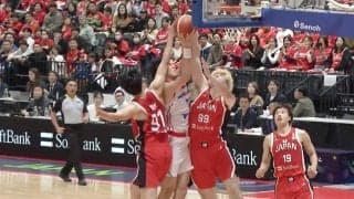 飛んでる… リアル桜木花道が“怪物ブロック”「カッコ良すぎ」 狙い撃ち“ハエ叩き”を炸裂「空中で時が止まった」