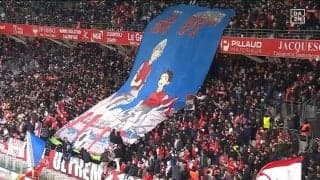 伊東純也「ダメすぎて申し訳なかったです」「Merci」スタジアムに超特大フラッグ登場もドローに終わりSNSに感謝とお詫び投稿 ファンは「愛されてるな」「大人気すぎる」