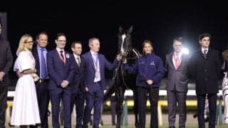 オーギュストロダン引退お披露目式…オブライエン師「日本のファンの皆様にも感謝を申し上げたい」