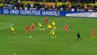 マジかよ…堂安律、“完璧スルーパス”でドルトムント守備陣を切り裂く！「決めてほしい」アシスト未遂の一部始終にファン落胆