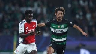 つよっ！ 守田英正、“強烈ショルダータックル”でアーセナルFWを吹っ飛ばす！「敵だと嫌な選手だなー」「気合い入ってる」 地元ファンも熱狂した瞬間