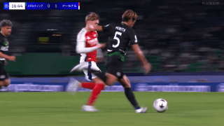 「どこにでもいるな！」守田英正の“鬼カバー”にアーセナル・ファン驚愕「一番嫌な選手だ」「ウーデゴールとの攻防が熱い」