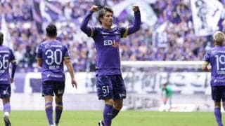 広島が逆転優勝へ望み繋ぐ5発快勝で3連敗ストップ！ ホーム最終戦で引退の青山敏弘も出場…J2降格札幌は惨敗【明治安田J1第37節】