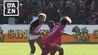 「うますぎぃ！」鈴木優磨の神業“３連股抜き”が大反響！「さらっと３人抜いたぞ笑」「無双だ」「遊んでる」鮮やかな40mスーパードリブル