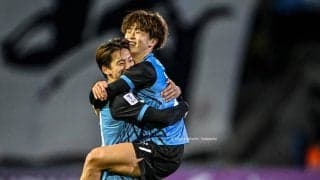 「着用率パッと見8割は超えてそう」「着用率90%超え」J1川崎が水曜開催の試合で配布した「冬グッズ」が驚異の人気＆着用率！「過去イチかわいいスタジアムだった」の声