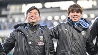 川崎・鬼木監督が7つのタイトルを背にして語った感謝とお願いの言葉とは……涙を拭いながらの「26年目の最後のメッセージ」全文