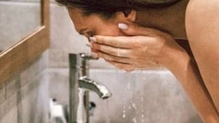 冬になるとなぜ顔に赤みがでるの？