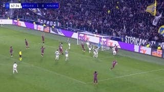 一体、何が！？選手10人が一斉にアピール→主審は“多数派”を支持？ ドイツ代表MFが思わず落胆したゴール際の攻防