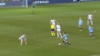 なんでそこ！？ 長谷川唯が「ヤバすぎる…」 相手DFの間を貫く“左足キラーパス”炸裂の瞬間 「全てを見通している」「ファンタジスタ」