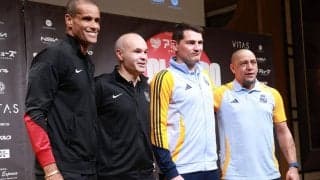 「どれだけ幸せに感じているか…」日本での“エル・クラシコ”開催にイニエスタが言及「サッカー人生にとっても非常に大きな試合」、ロベカル、カシージャス、リバウドも会見に登場