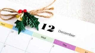 1年でもっとも気分が落ち込む月は「12月」、その理由とは