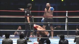 「前代未聞」「なんだよこれ」衝撃の“反則負け”にファン困惑 「おい、ダメやろ！」セコンドがブチギレも相手は“逆ギレ”