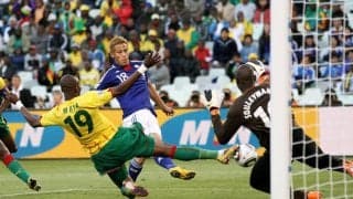 「一番記憶に残っているゴール」松井大輔引退試合で南アフリカW杯弾を再現、本田圭佑が思い明かす「大ちゃんのアシストには感謝しないと」