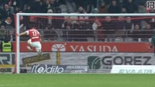 飛びすぎだろ！中村敬斗の超豪快ジャンピングボレーにSNS騒然「ジャンプまで完璧」「今日１のチャンス」