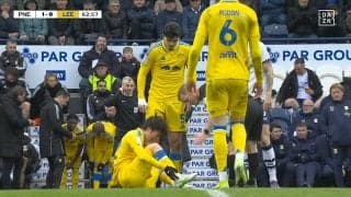 スタジアム騒然！田中碧がピッチで悶絶 「めっちゃ踏まれてるやん」足首ぐにゃり…あわや大怪我のラフプレーにSNS戦慄