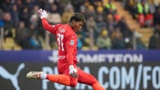 「飛びすぎだろ！」鈴木彩艶の70m超“ザイオン砲”にファン騒然！ 高精度フィードに「世界一」「驚異的」「マジでうますぎる」