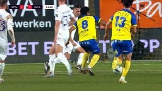 スタンド沸騰！22歳“新星”日本代表MFが超絶トラップ→伊藤涼太郎のアウトサイドパスから一瞬で抜き去った瞬間に脚光