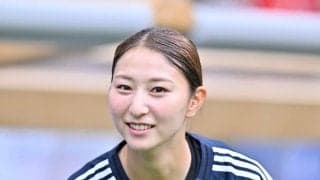 「アイドルよりも可愛い」「最高に美しい」なでしこジャパン超人気MFの「白いロングスカートでのクリスマス満喫・私服ショット」が大反響！「オフのリラックスした感じも素敵」の声