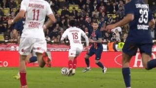 マジかよ！南野拓実の無双ぶりにスタジアム騒然！相手のプレスをいなしまくるキレキレ“キングドリブル”から圧巻の弾丸シュート炸裂