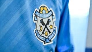 「星の位置オシャレやん」磐田のサックスブルー×濃紺の“天竜川”新ユニフォームをファン称賛！「スッキリ感ある」「格好いい」「シンプルでめちゃくちゃ良い」などの声