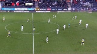 まるでトニ・クロース！伊藤涼太郎が20m超“神ロングパス” 終了間際にゴール演出…1タッチで敵陣切り裂く瞬間