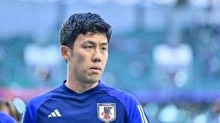 「このメンバーに遠藤航が」遠藤航らリバプール選手による豪華すぎる「クリスマスショット」が6万いいねの世界的大反響！ クリスマスハットを一斉に飛ばして祝福の瞬間