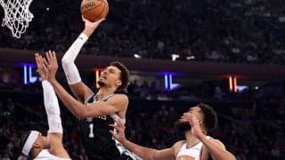 ウェンバンヤマが42得点18リバウンド4ブロックで衝撃のクリスマスゲームデビュー