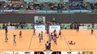 女子バレー、跳ね返りで相手選手が吹っ飛ぶ“規格外”の1枚ブロック！ ルーキーが魅せた守備の破壊力にファン大興奮