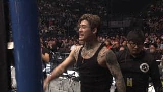 平本蓮がブチギレ！ 朝倉未来とのチーム対抗戦、判定結果に怒り露わ 会場設備を蹴り飛ばしながら退場