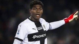 鈴木彩艶を巡って「夏に争奪戦」勃発か　バイエルンの関心が報じられた日本代表GK　マンU専門サイトが指摘「次に進むべきはプレミア」