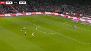 「バケモノだろ！」ブラジル代表FW、わずか2タッチで相手DFをブチ抜く“驚愕の爆速スピード”「めちゃ速い」 圧巻の単騎突破→弾丸シュートがヤバすぎる